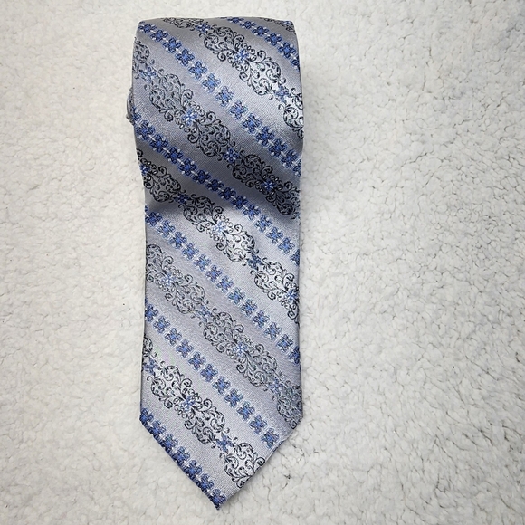 Steve Harvey Celebrity Edition Gray and Blue Men's Tie - Picture 2 of 7